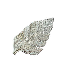 Load image into Gallery viewer, Mini Fern Brooch
