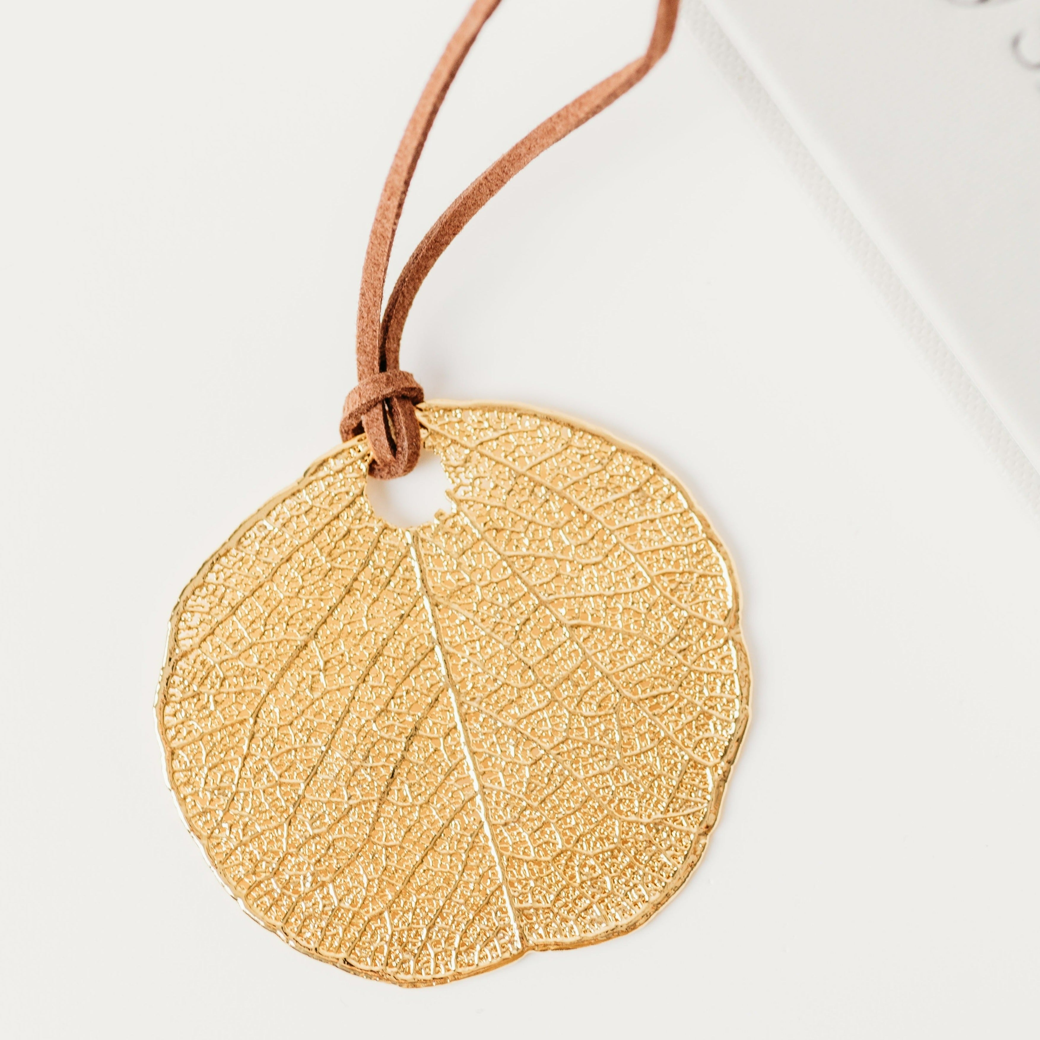 Cerrado Leaf Necklace with Vegetable Suede