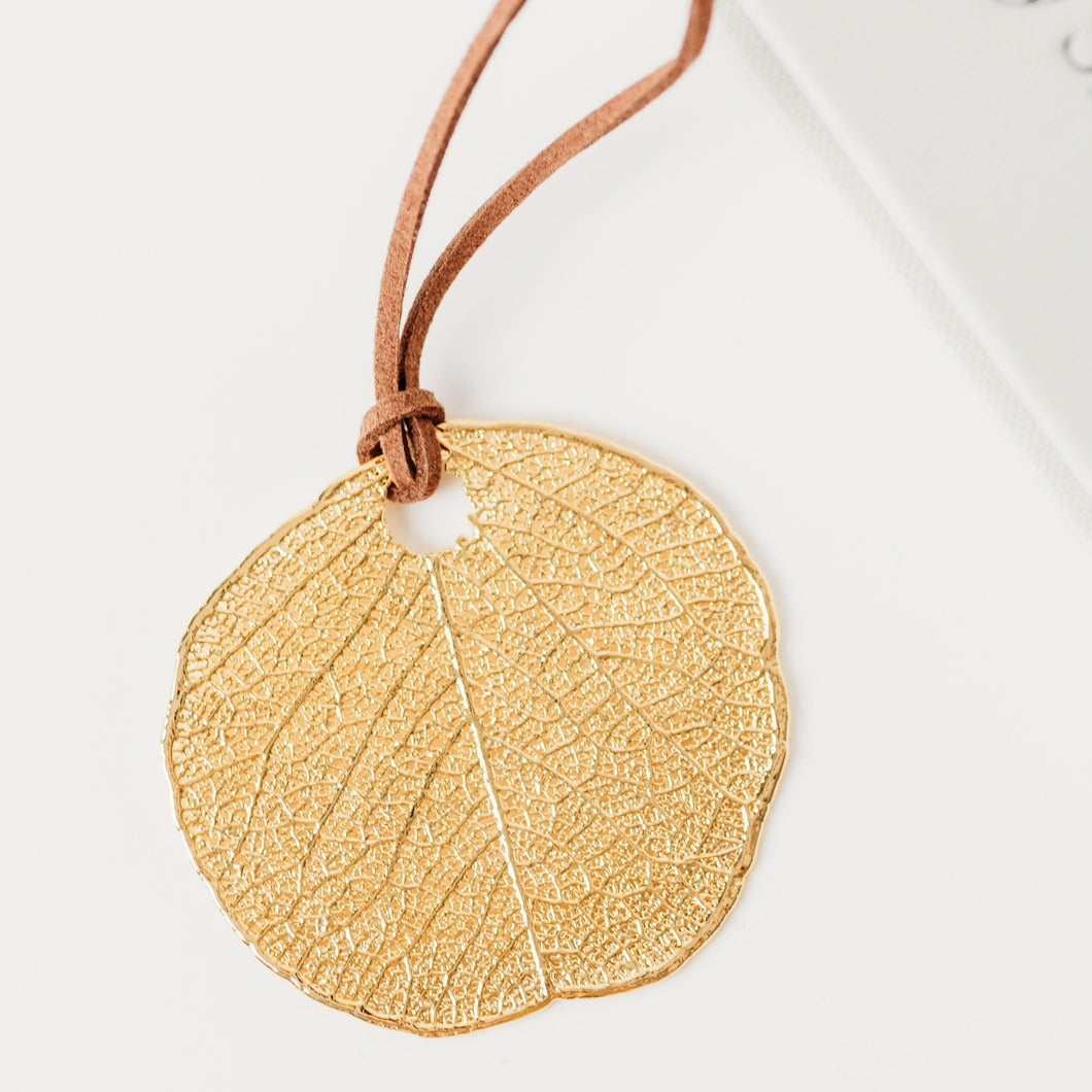 Cerrado Leaf Necklace with Vegetable Suede