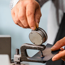 Load image into Gallery viewer, SLIM CARD HOLDER - ORANGE
